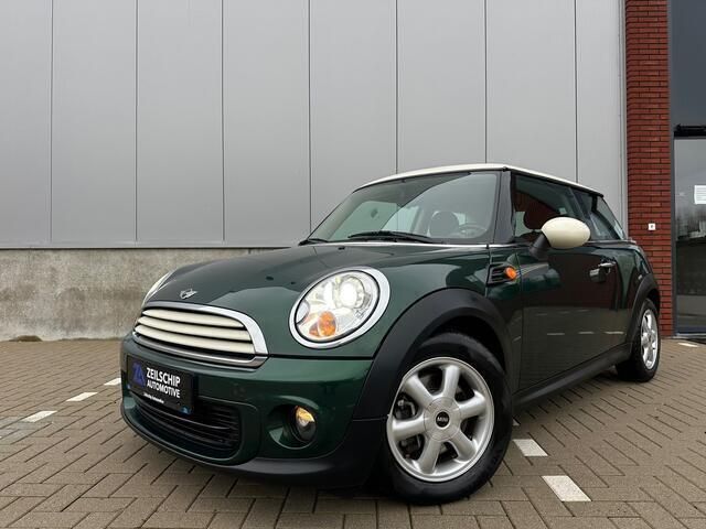 Groen Gebruikt 2011 Mini ONE Business Hatchback | € 4.788 (Eerlijke prijs) - Afbeelding 1/4