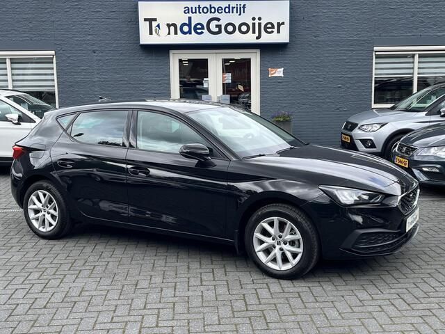 Zwart, metallic lak Gebruikt 2021 Seat Leon Style Hatchback | € 20.900 (Eerlijke prijs) - Afbeelding 1/4