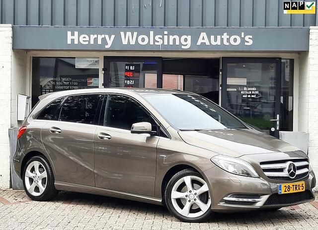 Grijs Gebruikt 2012 Mercedes B200 Ambition MPV | € 12.499 (Eerlijke prijs) - Afbeelding 1/4