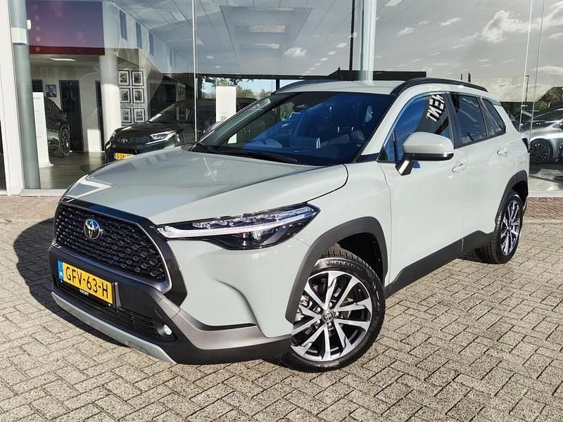 Groen Gebruikt 2024 Toyota Corolla Cross Style SUV | € 35.495 (Goede deal) - Afbeelding 1/4
