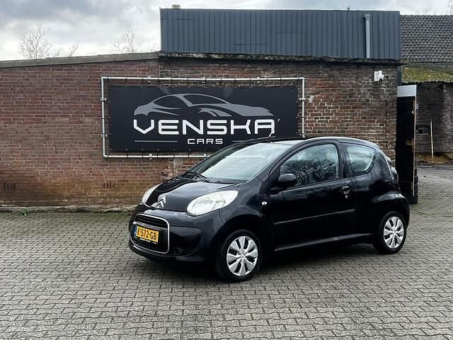Zwart Occasion 2009 Citroën C1 Hatchback | € 1.999 (Eerlijke prijs) - Afbeelding 1/4