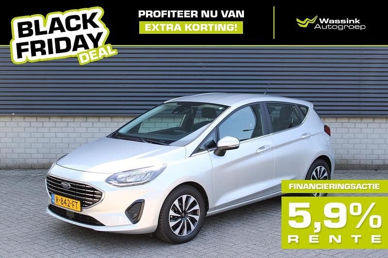 Grijs Gebruikt 2022 Ford Fiesta Titanium Hatchback | € 17.994 (Goede deal) - Afbeelding 1/3