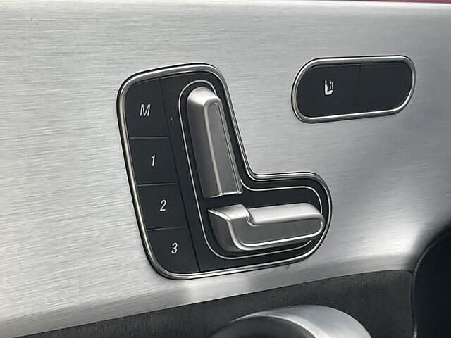 Occasion Mercedes A180 Business 136 PK (100 kW) 2021 Zwart (metallic) Hatchback