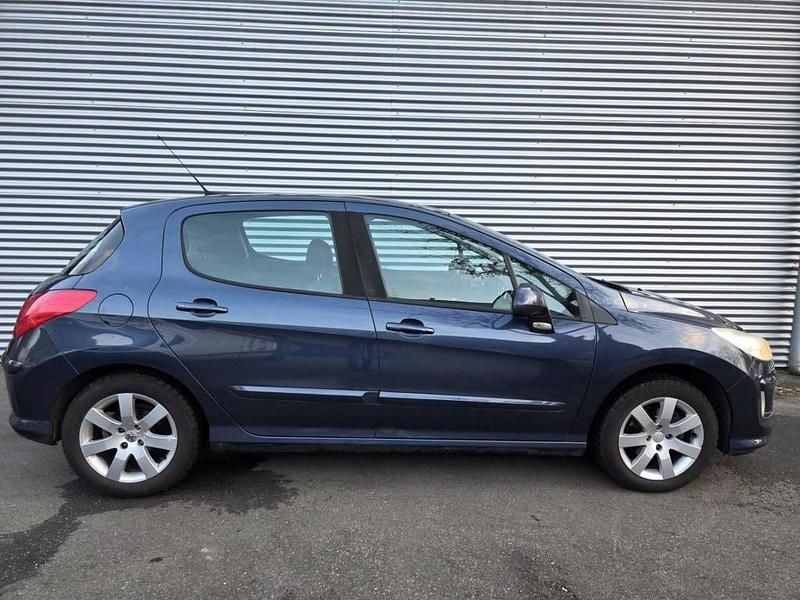 Blauw (metallic) Occasion 2008 Peugeot 308 Hatchback | € 1.850 (Goede deal) - Afbeelding 1/4