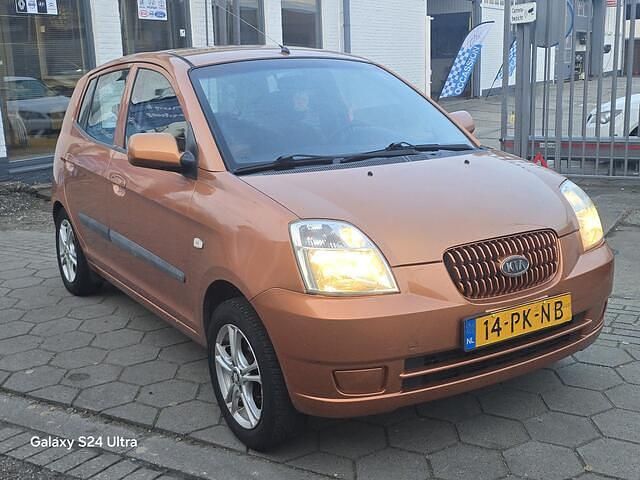 Occasion Kia Picanto 61 PK (44 kW) 2004 Oranje Hatchback
