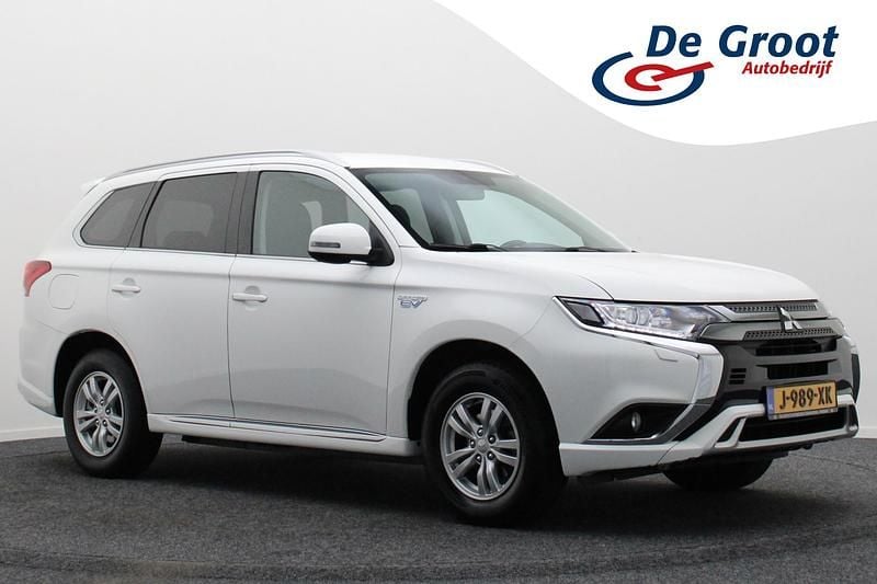 Wit Occasion 2020 Mitsubishi Outlander P-HEV SUV | € 17.950 (Super prijs) - Afbeelding 1/4