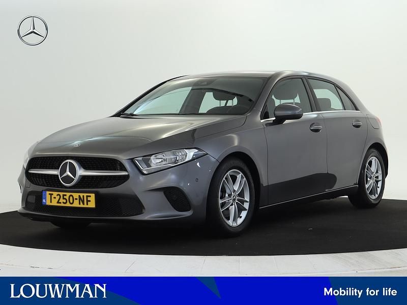 Grijs Gebruikt 2019 Mercedes A180 Advantage Hatchback | € 19.945 (Goede deal) - Afbeelding 1/4