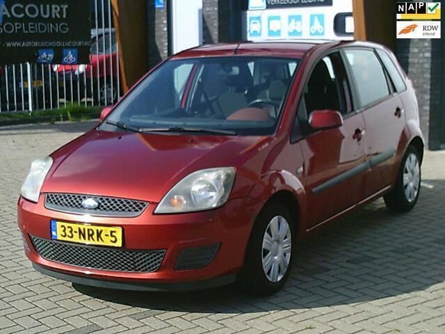 Oranje Gebruikt 2008 Ford Fiesta Futura Hatchback | € 2.450 (Eerlijke prijs) - Afbeelding 1/4