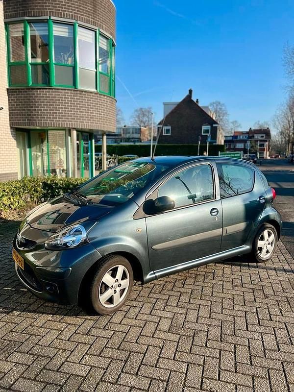 Occasion 2005 Toyota Aygo Hatchback | € 1.950 (Eerlijke prijs) - Afbeelding 1/4