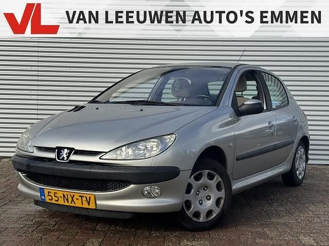 Grijs Gebruikt 2004 Peugeot 206 Hatchback | € 648 (Goede deal) - Afbeelding 1/4