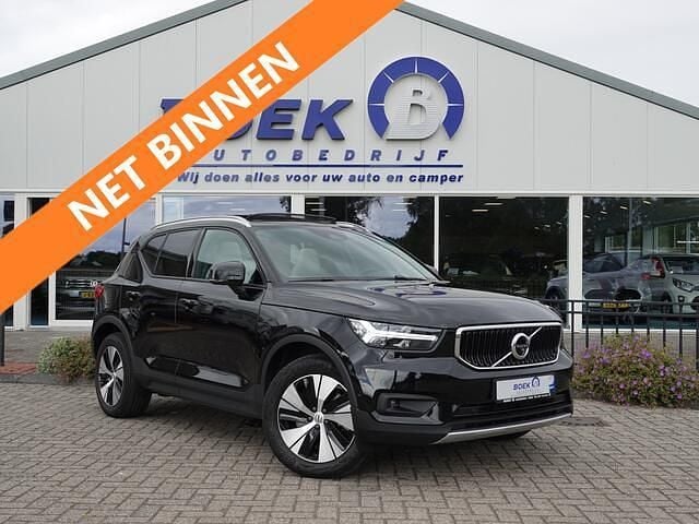 Zwart Gebruikt 2020 Volvo XC40 Momentum SUV | € 29.945 (Super prijs) - Afbeelding 1/4