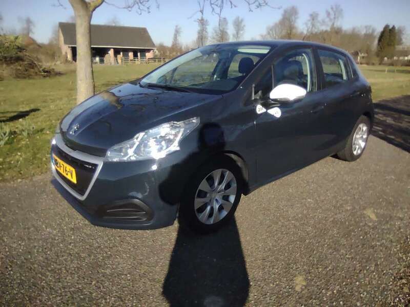Zilver Gebruikt 2018 Peugeot 208 Access Hatchback | € 6.900 (Eerlijke prijs) - Afbeelding 1/4