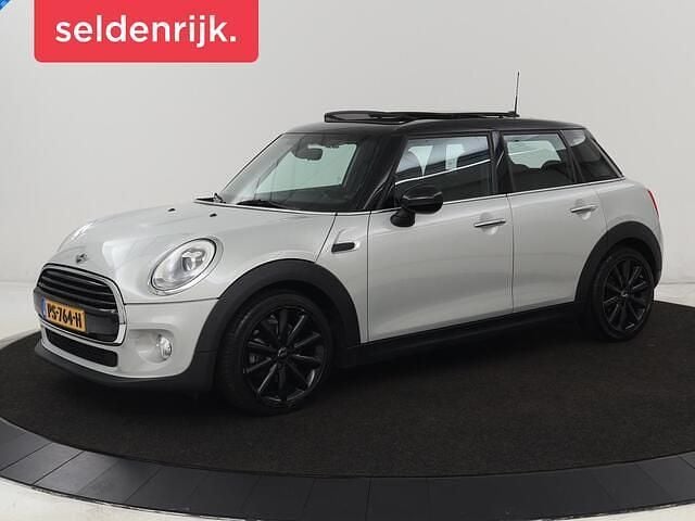 Wit Gebruikt 2017 Mini Cooper Business Hatchback | € 12.400 (Goede deal) - Afbeelding 1/4