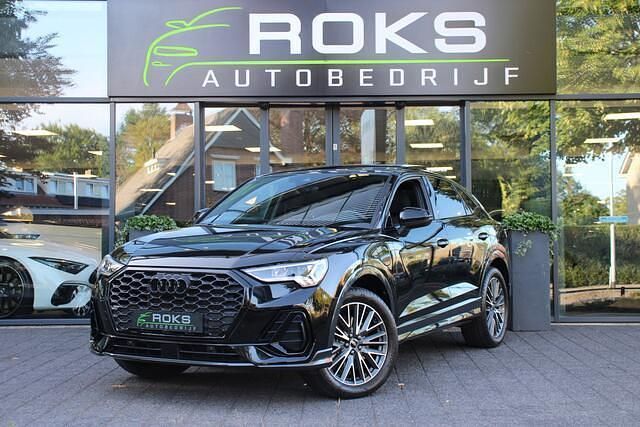 Zwart, metallic lak Gebruikt 2023 Audi Q3 Sportback S-Line SUV | € 49.950 (Eerlijke prijs) - Afbeelding 1/4