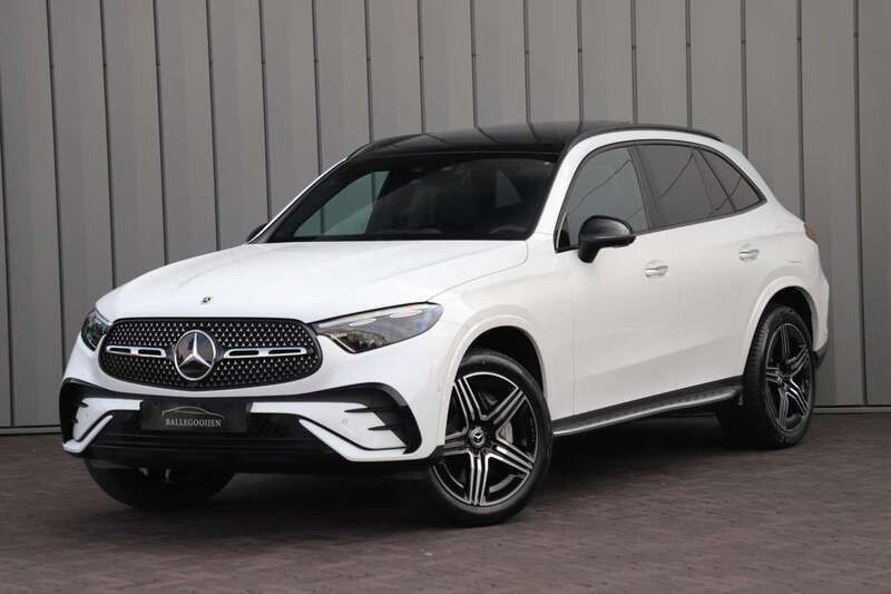 Wit, metallic lak Gebruikt 2024 Mercedes GLC300 AMG SUV | € 71.500 (Eerlijke prijs) - Afbeelding 1/4