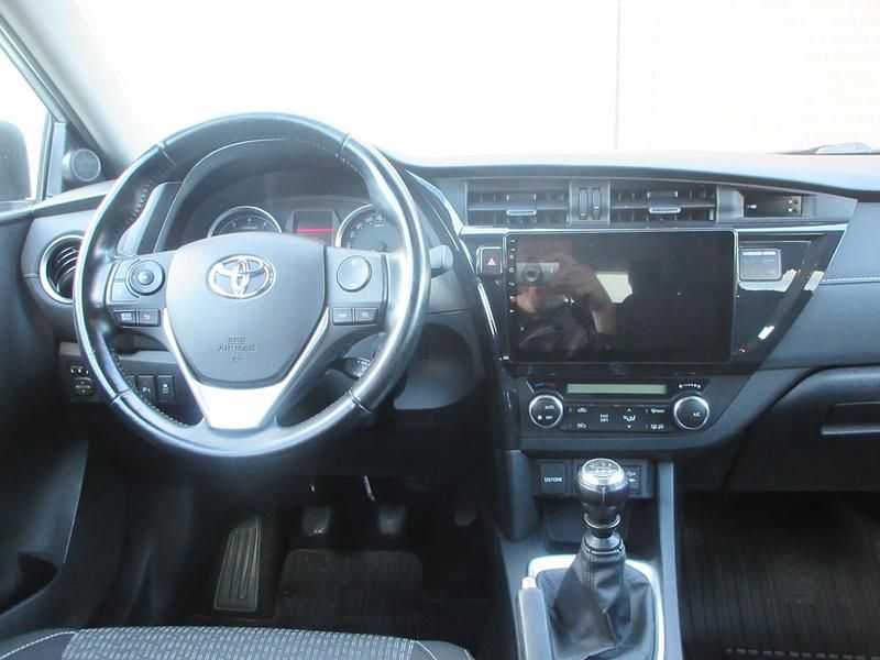 Occasion Toyota Auris 132 PK (97 kW) 2015 Grijs Stationwagen