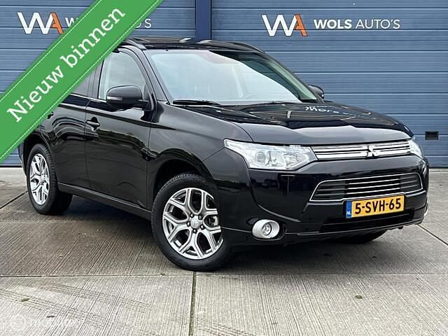 Zwart Gebruikt 2013 Mitsubishi Outlander Instyle SUV | € 11.640 (Eerlijke prijs) - Afbeelding 1/4