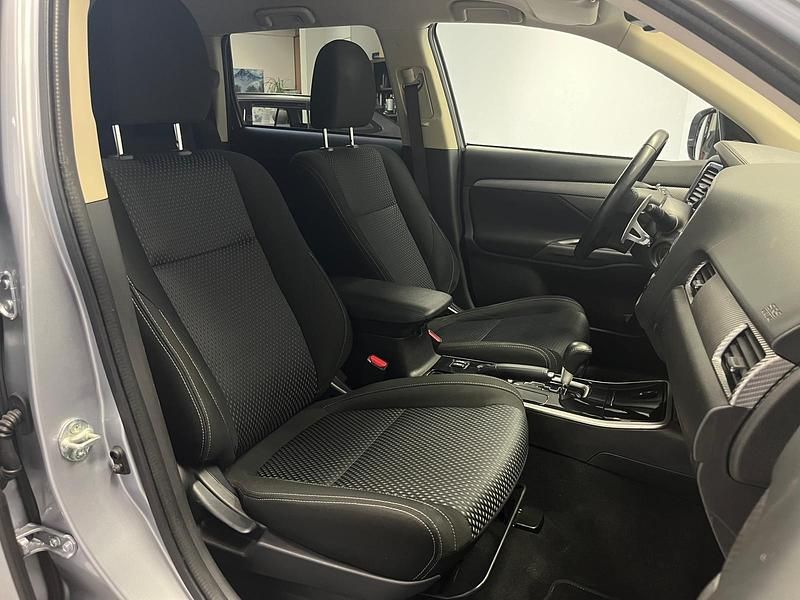 Occasion Mitsubishi Outlander 150 PK (110 kW) 2017 Grijs SUV