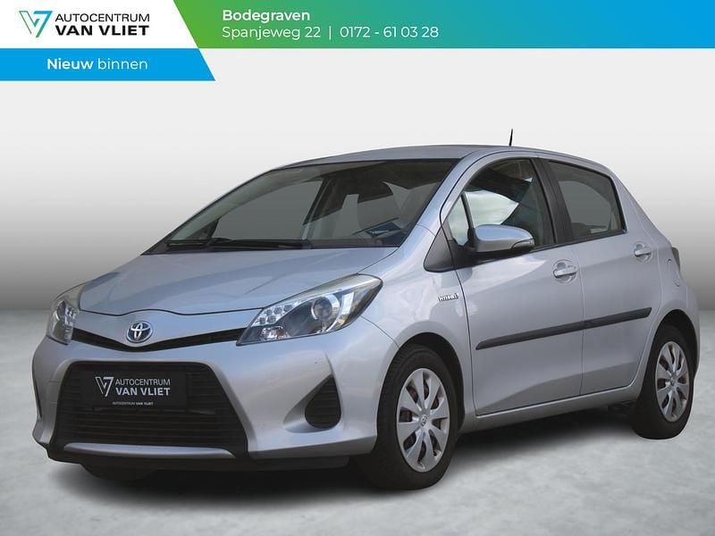 Grijs Gebruikt 2014 Toyota Yaris Hybrid Hatchback | € 11.899 (Eerlijke prijs) - Afbeelding 1/4