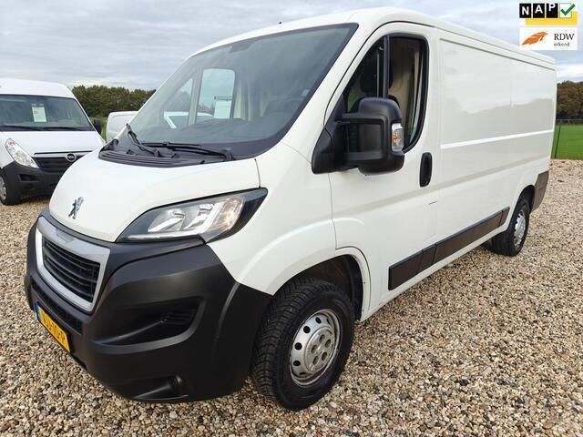 Wit Gebruikt 2021 Peugeot Boxer Premium Van | € 10.999 (Eerlijke prijs) - Afbeelding 1/4