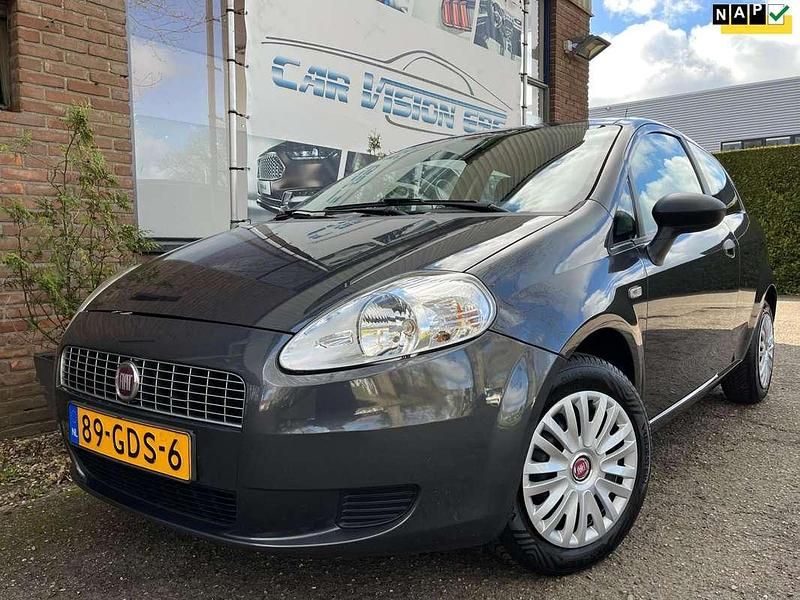 Grijs Gebruikt 2008 Fiat Grande Punto Active Hatchback | € 2.750 (Iets duurder) - Afbeelding 1/4