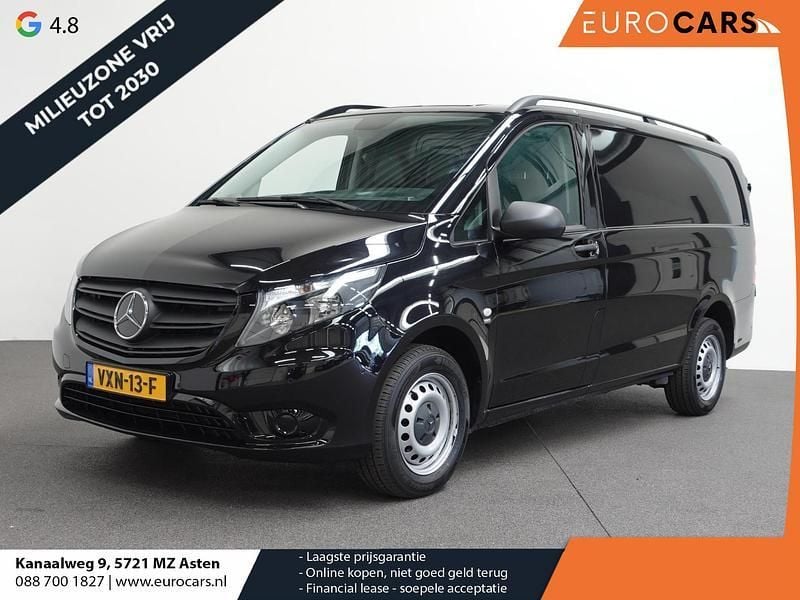 Zwart Gebruikt 2023 Mercedes Vito MPV | € 35.690 (Eerlijke prijs) - Afbeelding 1/4