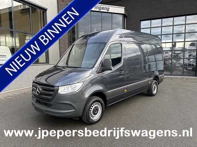 Grijs (metallic) Occasion 2024 Mercedes Sprinter Van | € 33.950 (Super prijs) - Afbeelding 1/4