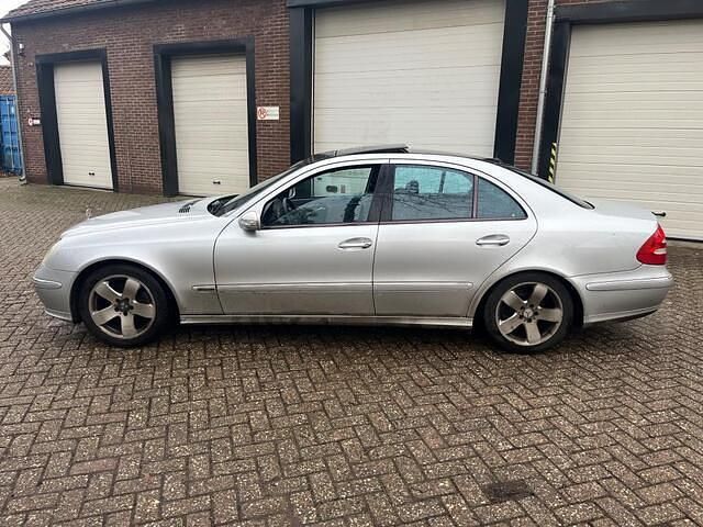 Occasion Mercedes E240 Avantgarde 177 PK (130 kW) 2002 Grijs (metallic) Sedan