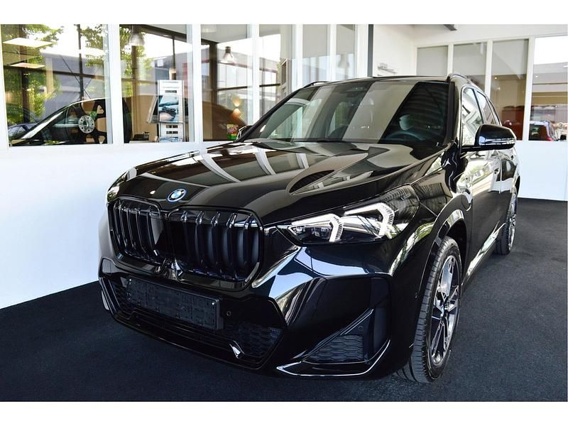 Zwart Gebruikt 2025 BMW X1 SUV | € 63.900 - Afbeelding 1/4
