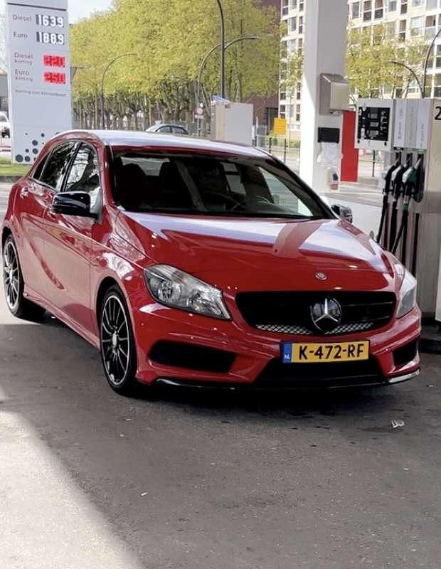Rood Gebruikt 2014 Mercedes A180 Stationwagen | € 12.999 (Goede deal) - Afbeelding 1/4