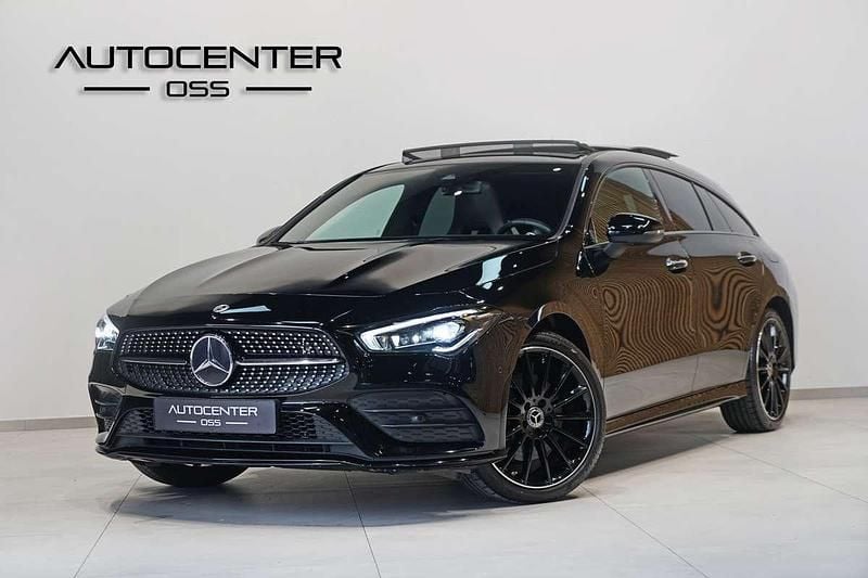Zwart Gebruikt 2021 Mercedes CLA250e Shooting Brake AMG Stationwagen | € 31.945 (Eerlijke prijs) - Afbeelding 1/4