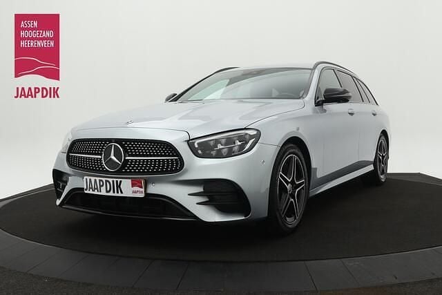 Grijs Gebruikt 2022 Mercedes E200 Business Stationwagen | € 37.444 (Eerlijke prijs) - Afbeelding 1/4