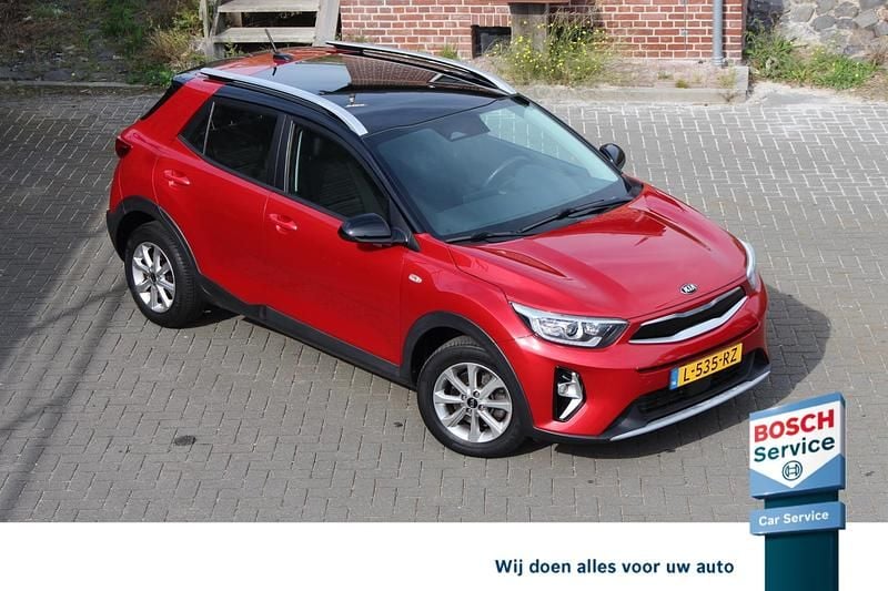 Rood Occasion 2021 Kia Stonic SUV | € 16.845 (Goede deal) - Afbeelding 1/4