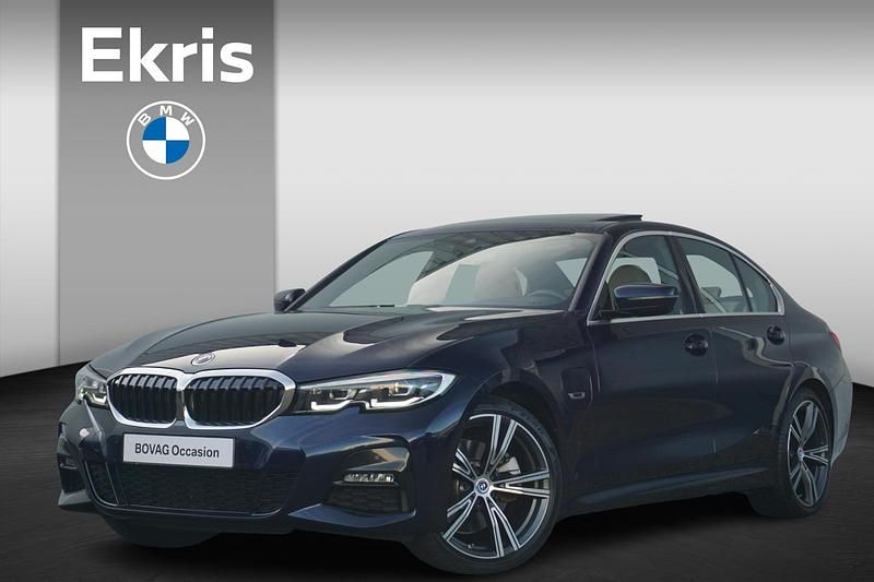 Blauw Occasion 2022 BMW 320e Comfort Edition Sedan | € 31.900 (Eerlijke prijs) - Afbeelding 1/4
