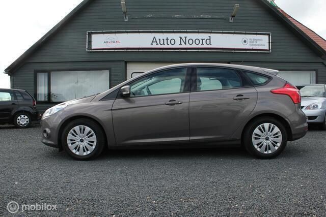 Bruin Gebruikt 2014 Ford Focus Ambiente Hatchback | € 1.920 (Goede deal) - Afbeelding 1/4