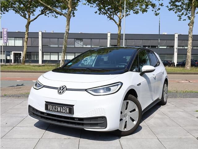 Wit, metallic lak Gebruikt 2021 VW ID.3 Pro Hatchback | € 20.990 - Afbeelding 1/4
