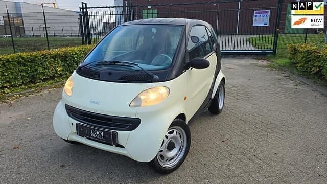 Zwart Gebruikt 2001 Smart ForTwo Coupé Pure Coupé | € 1.850 (Eerlijke prijs) - Afbeelding 1/4