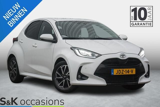 Wit Occasion 2023 Toyota Yaris Hatchback | € 17.950 (Eerlijke prijs) - Afbeelding 1/4