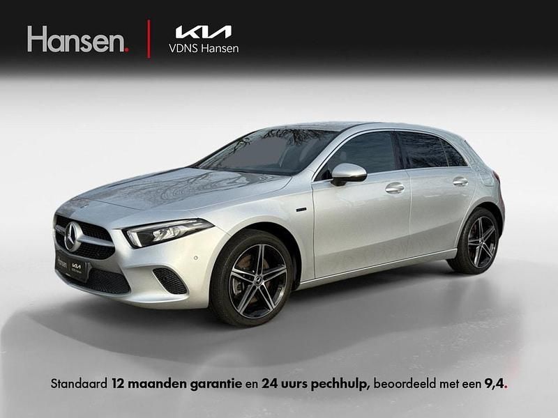 Grijs Gebruikt 2020 Mercedes A250 Hatchback | € 21.445 (Super prijs) - Afbeelding 1/4