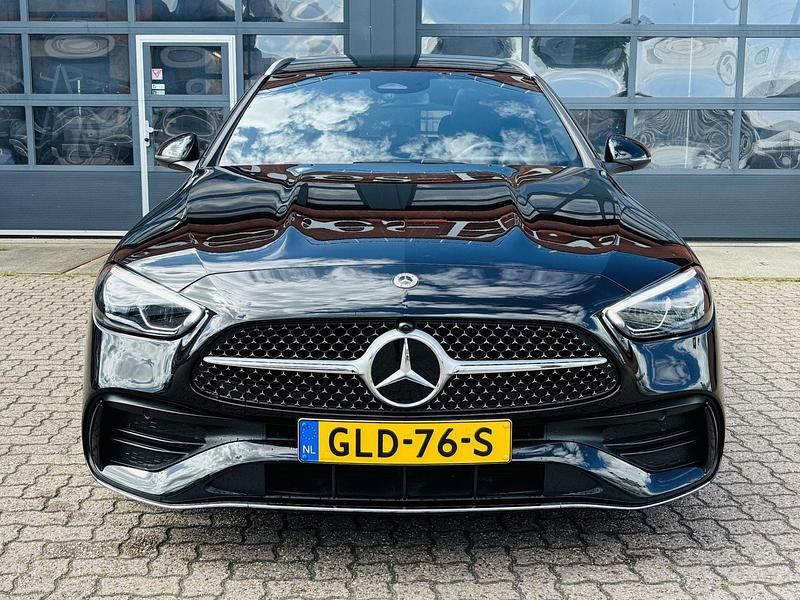 Occasion Mercedes C300 AMG line 313 PK (230 kW) 2024 Zwart Stationwagen