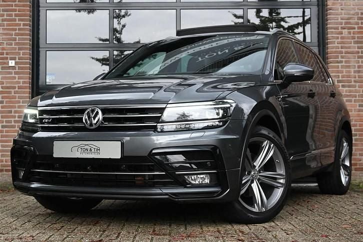 Grijs Gebruikt 2018 VW Tiguan R-line SUV | € 27.900 (Eerlijke prijs) - Afbeelding 1/4