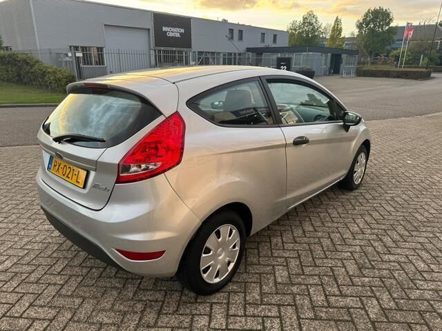 Occasion Ford Fiesta Trend 82 PK (60 kW) 2010 Grijs Hatchback