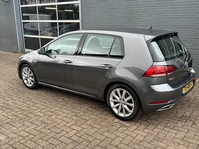 Occasion VW Golf VII Highline 131 PK (96 kW) 2018 Grijs (metallic) Hatchback