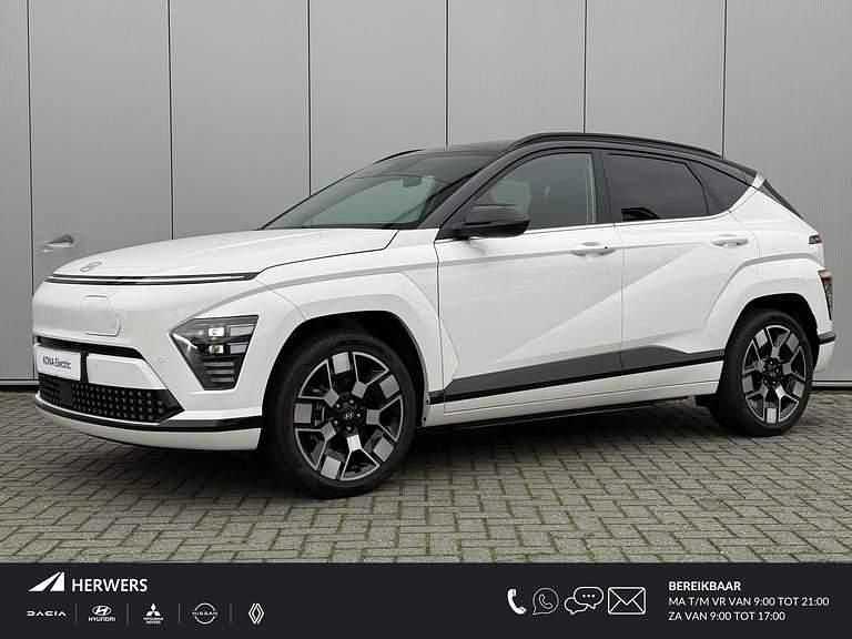 Atlas white two tone Nieuw 2026 Hyundai Kona Comfort SUV | € 41.480 - Afbeelding 1/4