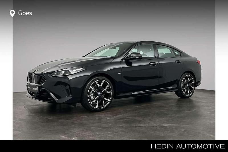 Zwart Nieuw 2025 BMW 220 Sport Line Coupé | € 55.112 (Super prijs) - Afbeelding 1/4