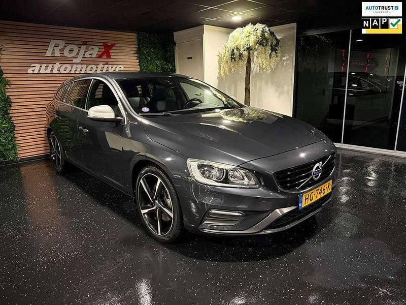 Grijs Occasion 2015 Volvo V60 R-Design Stationwagen | € 12.799 (Iets duurder) - Afbeelding 1/4