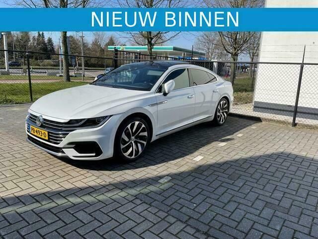 Wit Gebruikt 2017 VW Arteon Business+ Hatchback | € 38.499 (Iets duurder) - Afbeelding 1/4