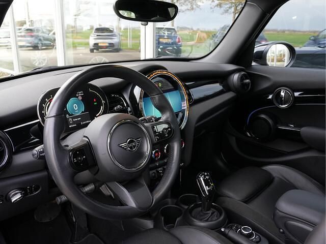 Occasion Mini Cooper Business 136 PK (100 kW) 2022 Zwart Hatchback