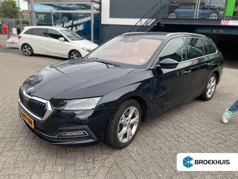 Zwart Gebruikt 2021 Skoda Octavia Business Line Stationwagen | € 24.995 (Eerlijke prijs) - Afbeelding 1/2