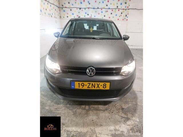Grijs Gebruikt 2013 VW Polo Trendline Hatchback | € 4.250 (Eerlijke prijs) - Afbeelding 1/4